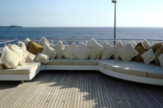 LITTLE VIOLET - Aft Sundeck